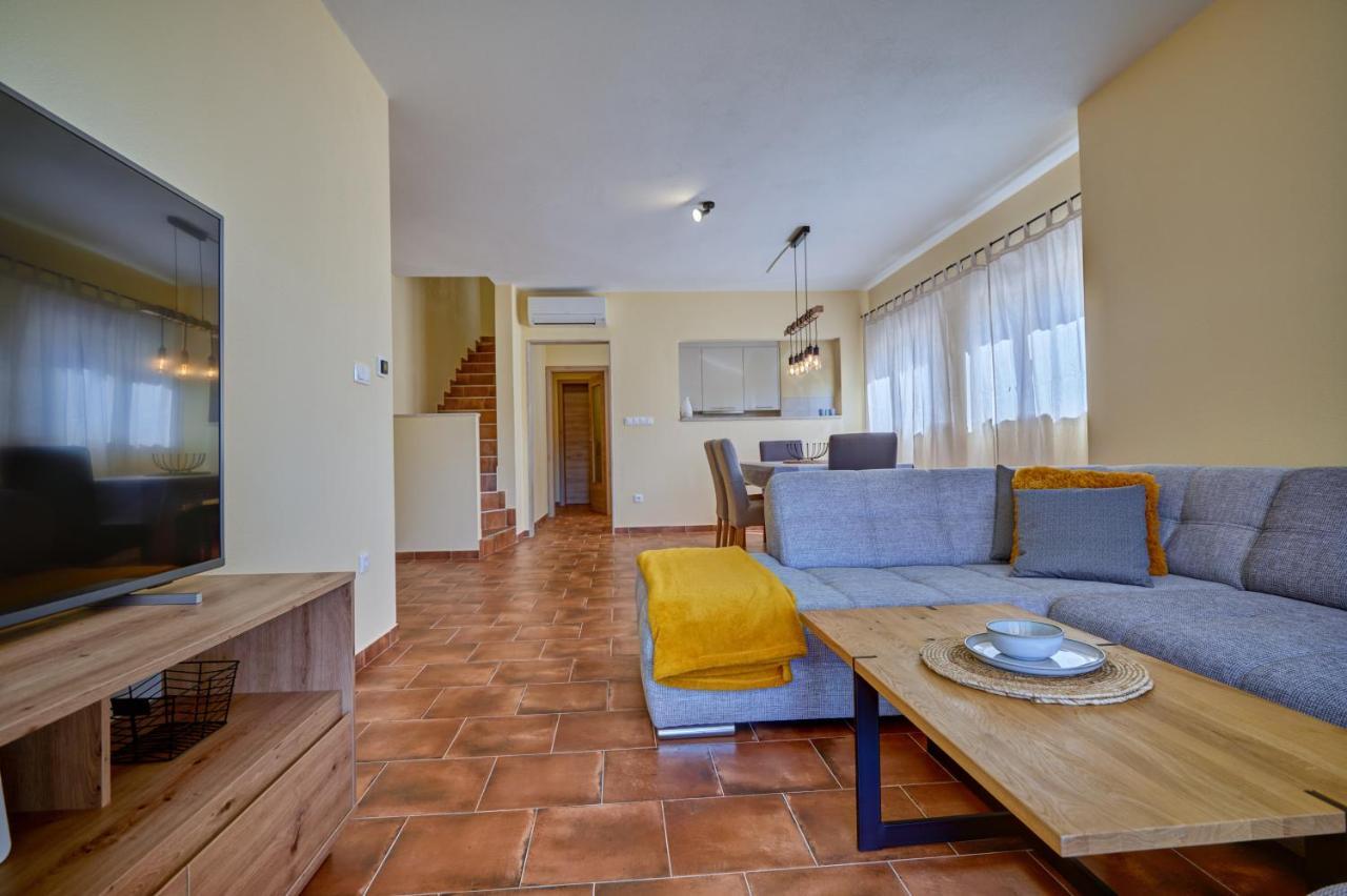Anovi Holiday Homes By Litto Трогир Экстерьер фото